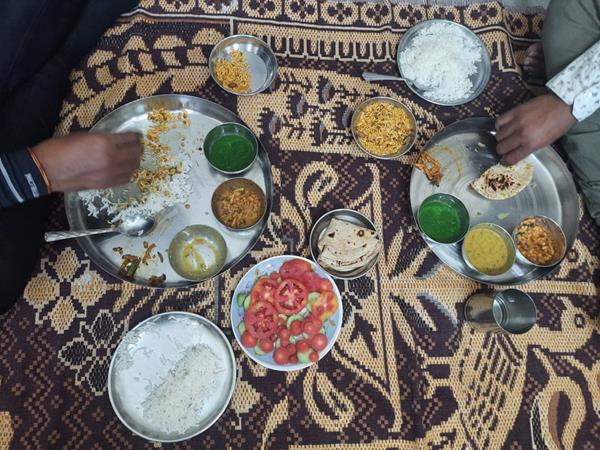 We tasted authentic Rajasthani food. We had badiya/mangodi sabji, methi laddi, mooli ka achar.  Thank you Girilaji and entire family for the tasty food.🙏🙏🙏