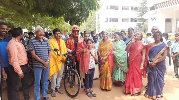 Thank you Usha Raman ji, the founder principal of the school, Chitra Vasudevan ji and DTM TK Ramesh ji for a grand welcome, grand lunch, opportunity to ride cycle with 25 students and later address 300 + students. We are thankful to the staff and students of Sri Jayendra Saraswathi Swamigal Golden Jubilee Matriculation Higher Secondary School.🙏🙏🙏