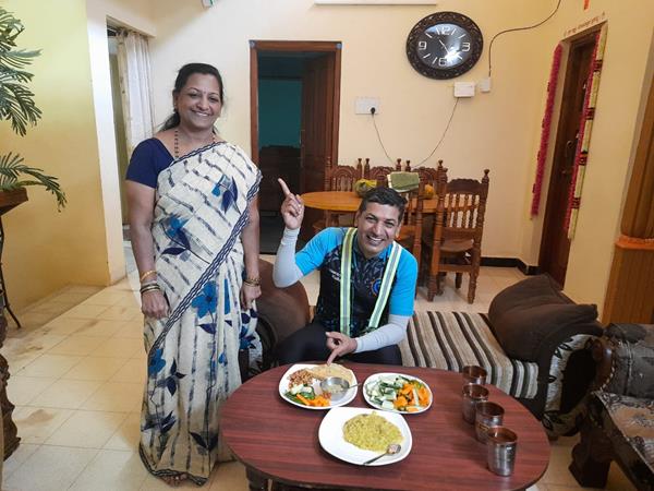 Having Freedom From Diabetes style breakfast at smt. Vijayalakshmi Deshpande ji's house in Haveri. She is FFD participant & active FFD Club member.😋😋😋