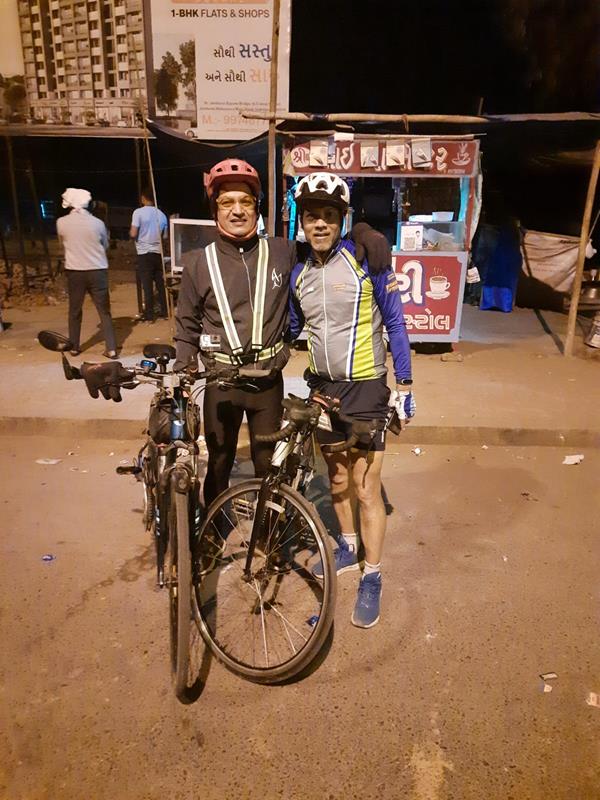 Met Manoj Sinha in Vadodara. Thank you for cycling with me for some distance.